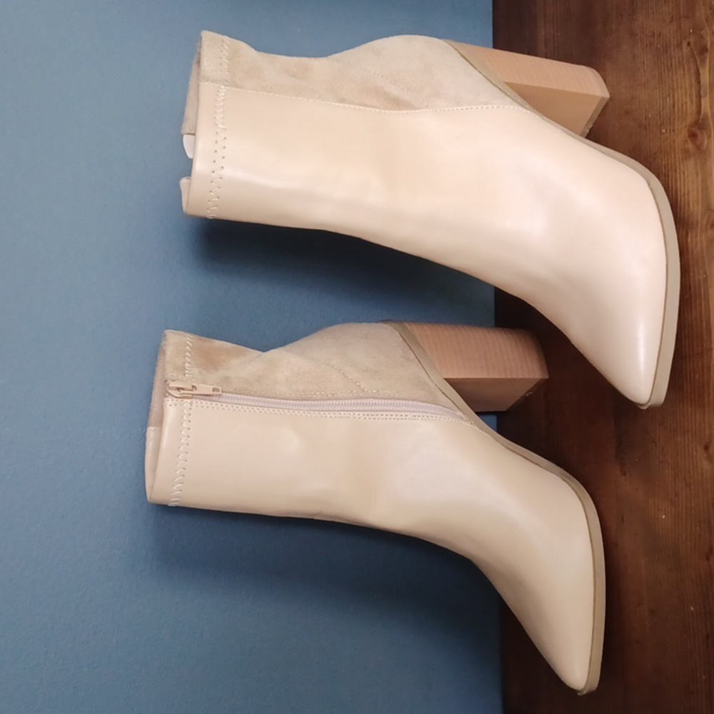 Lulu's boots - Picture 15 of 15